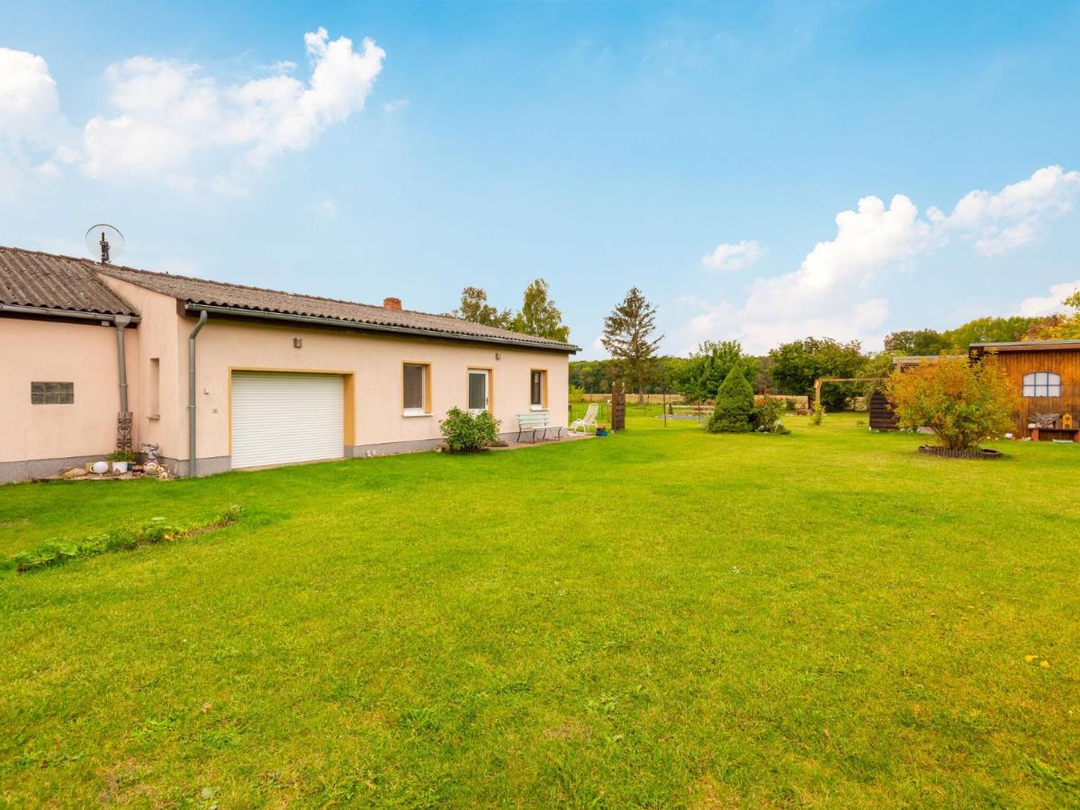 Idyllic Bungalow In Pepelow With Garden Exterior photo