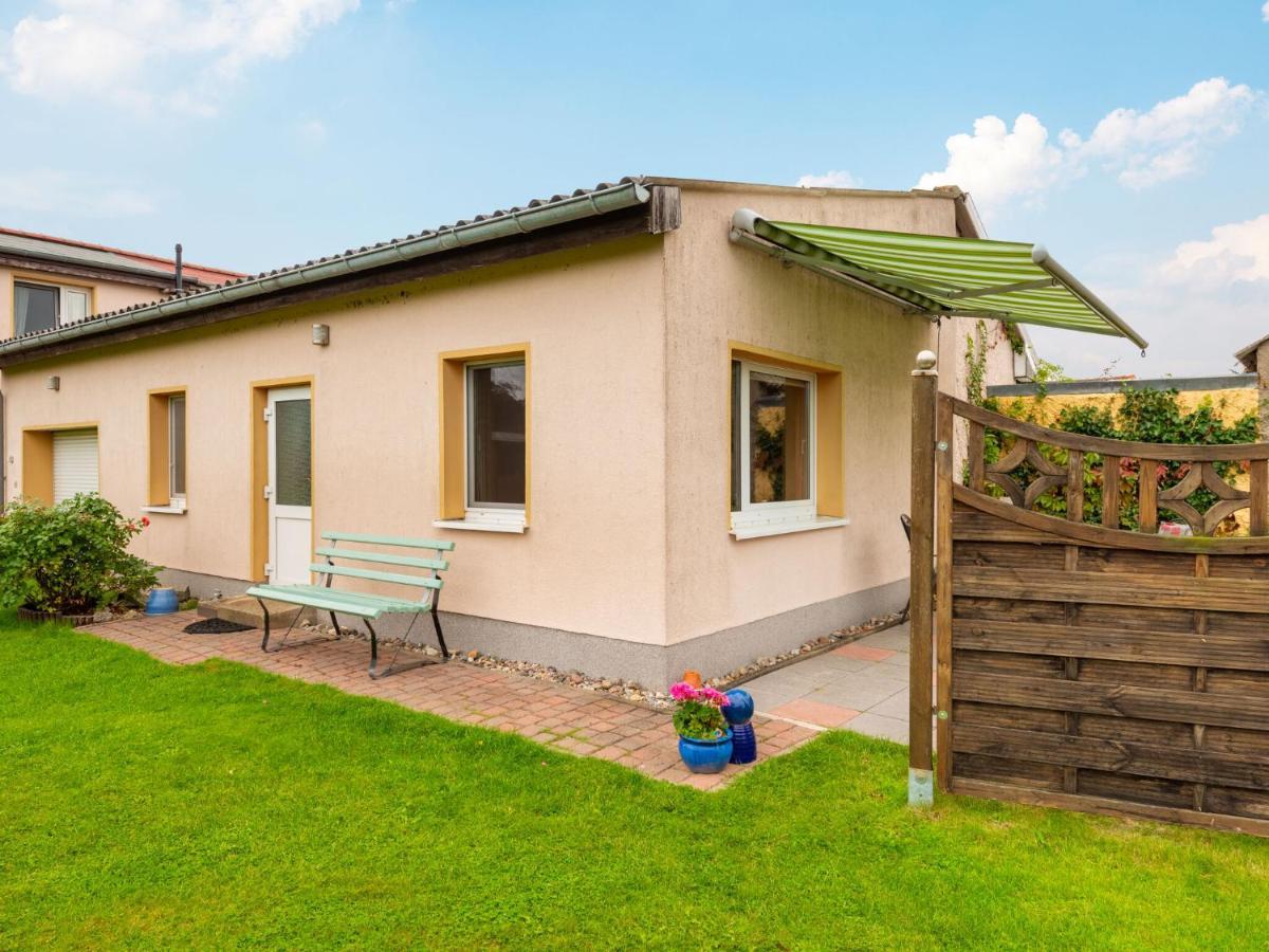 Idyllic Bungalow In Pepelow With Garden Exterior photo