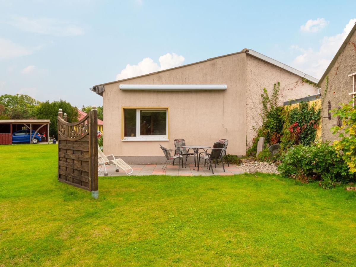 Idyllic Bungalow In Pepelow With Garden Exterior photo