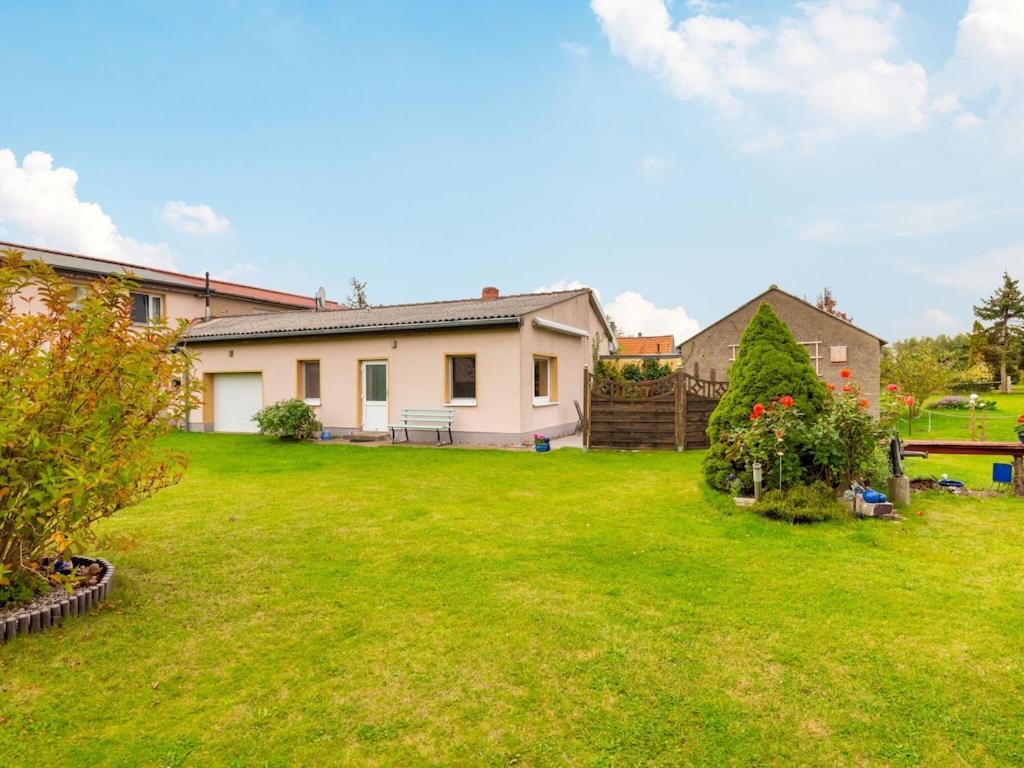 Idyllic Bungalow In Pepelow With Garden Exterior photo